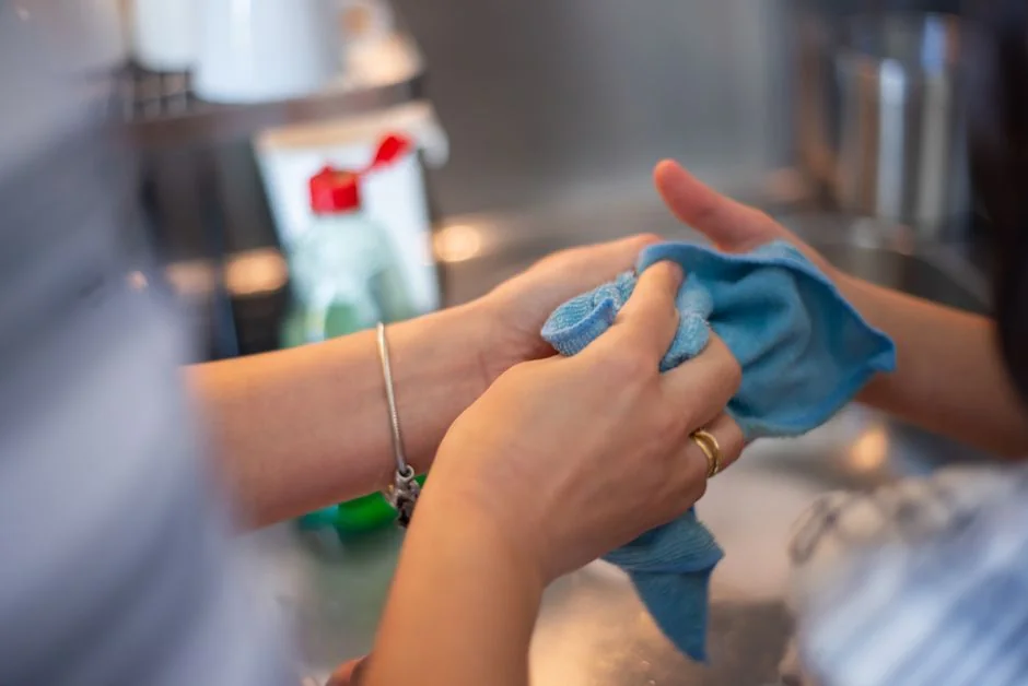 Cleaning time 🧼🤚 -- Thanks for visiting! Donations help & motivate me to keep uploading more 📸s. Even a buck or two helps. ➡️ https://www.buymeacoffee.com/uniqueton Found my photos useful? feel free to contact me about anything at email: uniquetonshots@gmail.com IG: @uniquetonshots